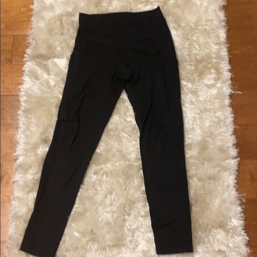 Black leggings with pockets